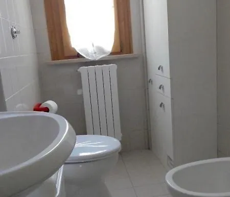N87 - Numana, Comodo Bilocale Con Terrazzo E Garage Διαμέρισμα Sirolo