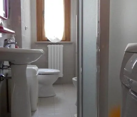 N87 - Numana, Comodo Bilocale Con Terrazzo E Garage