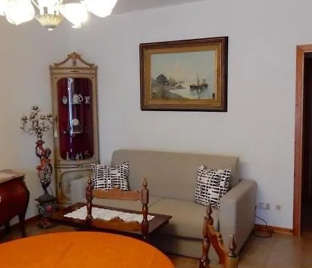 N87 - Numana, Comodo Bilocale Con Terrazzo E Garage